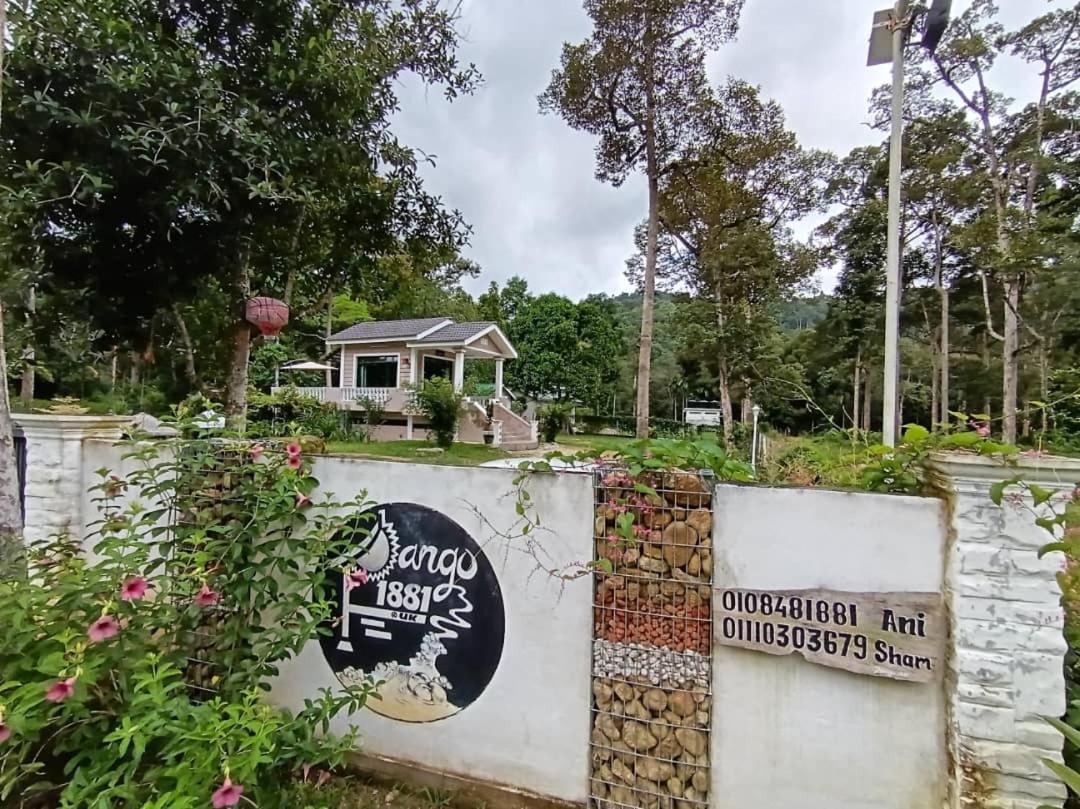 Dango1881Muslim Riverstay Padang Rengas Extérieur photo