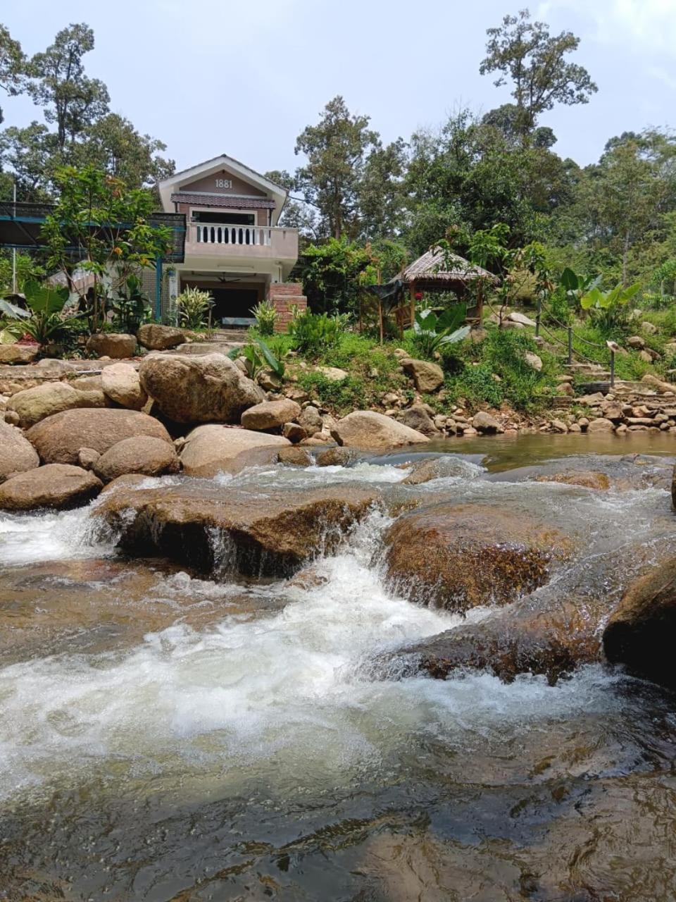 Dango1881Muslim Riverstay Padang Rengas Extérieur photo